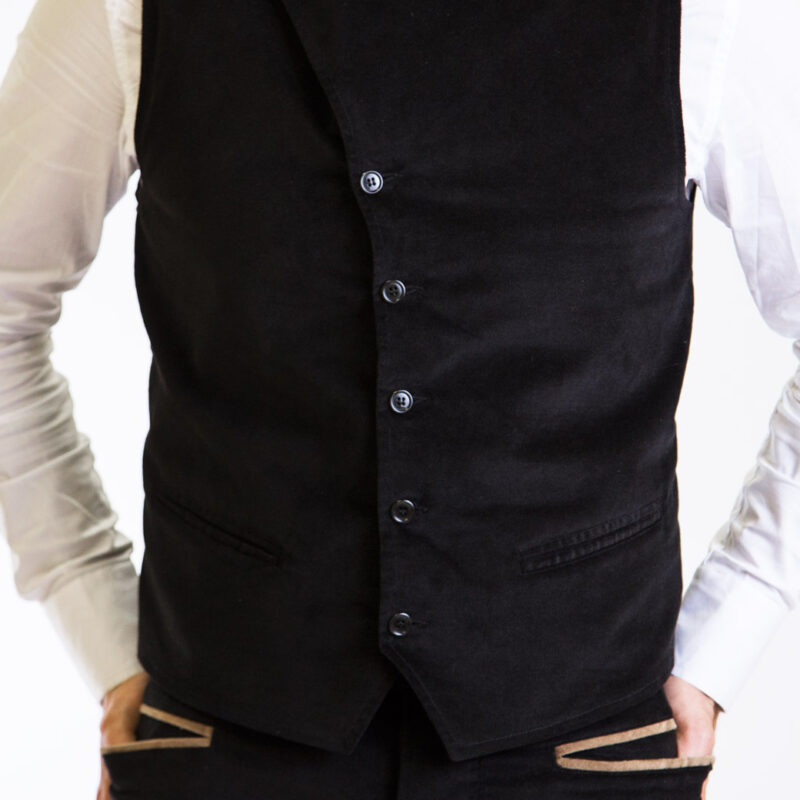 gilet-sardo-allaccio-alto