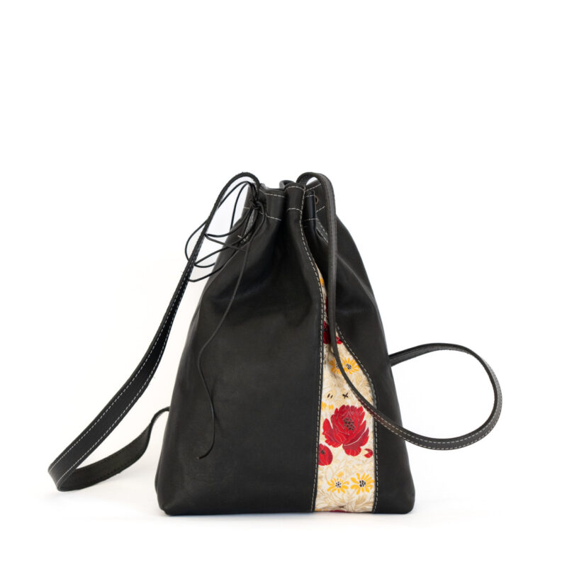 Taschedda sarda con broccato bianco