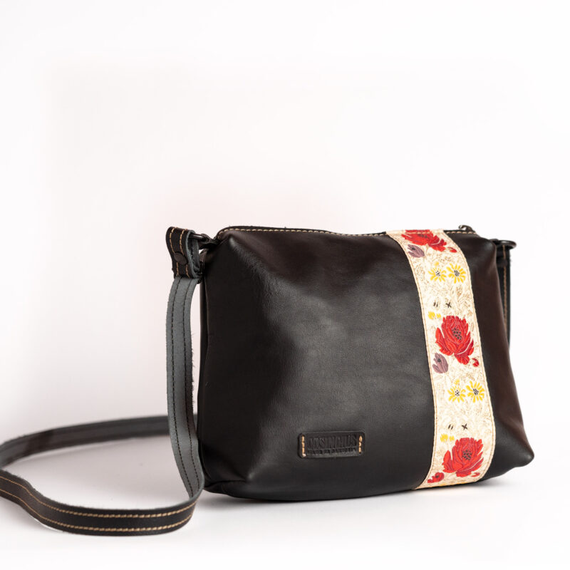 Borsa a tracolla in pelle con broccato fiori rossi